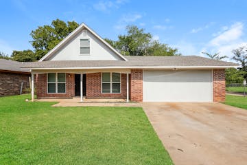 4400 N SHADYBROOK DR Midwest City, OK 73110